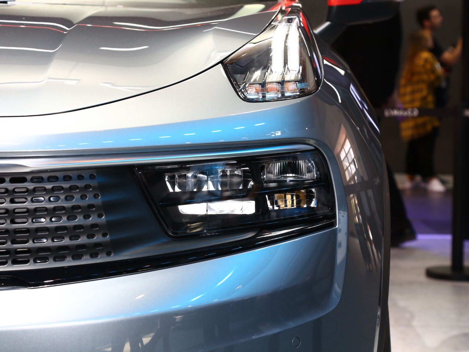 領(lǐng)克01新能源車展高清大圖