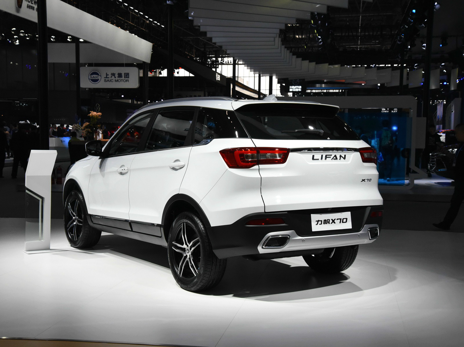 力帆X70車展高清大圖