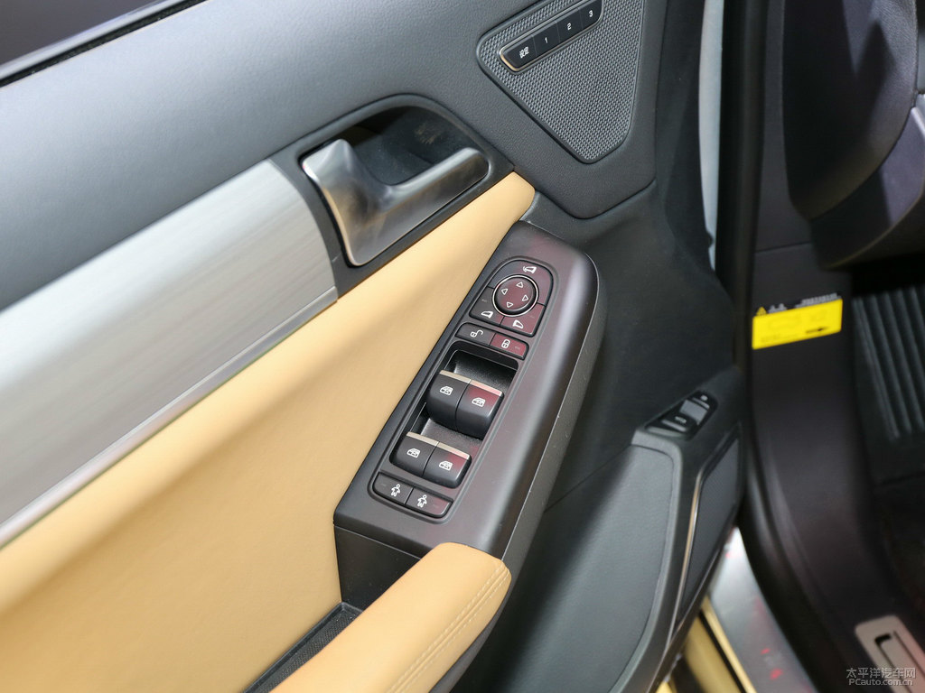 鈦澤銀唐車廂內(nèi)飾圖片
