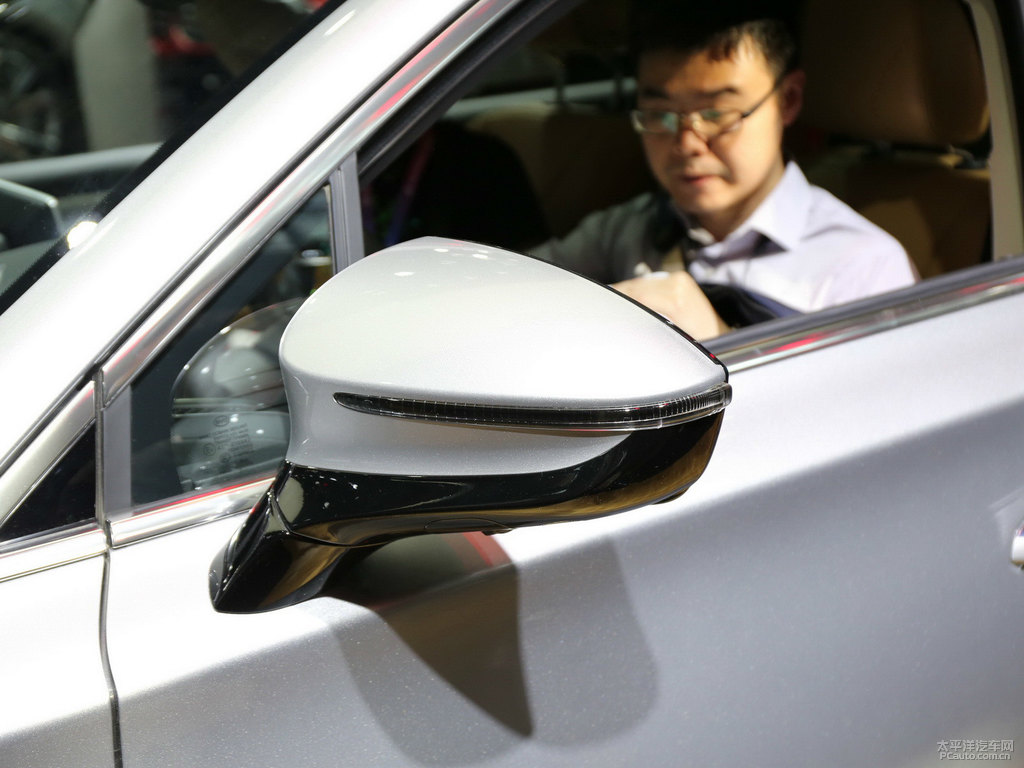 鈦澤銀唐車身外觀圖片