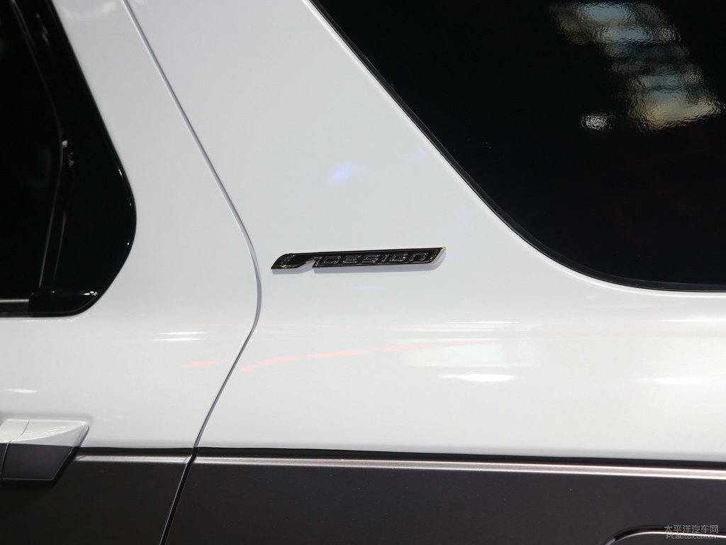 啞光灰長(zhǎng)安CS95車(chē)身外觀圖片