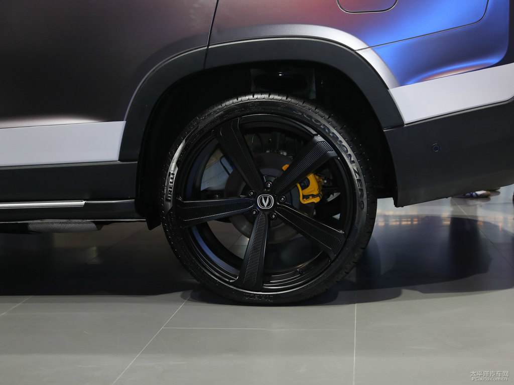 啞光灰長安CS95車身外觀圖片