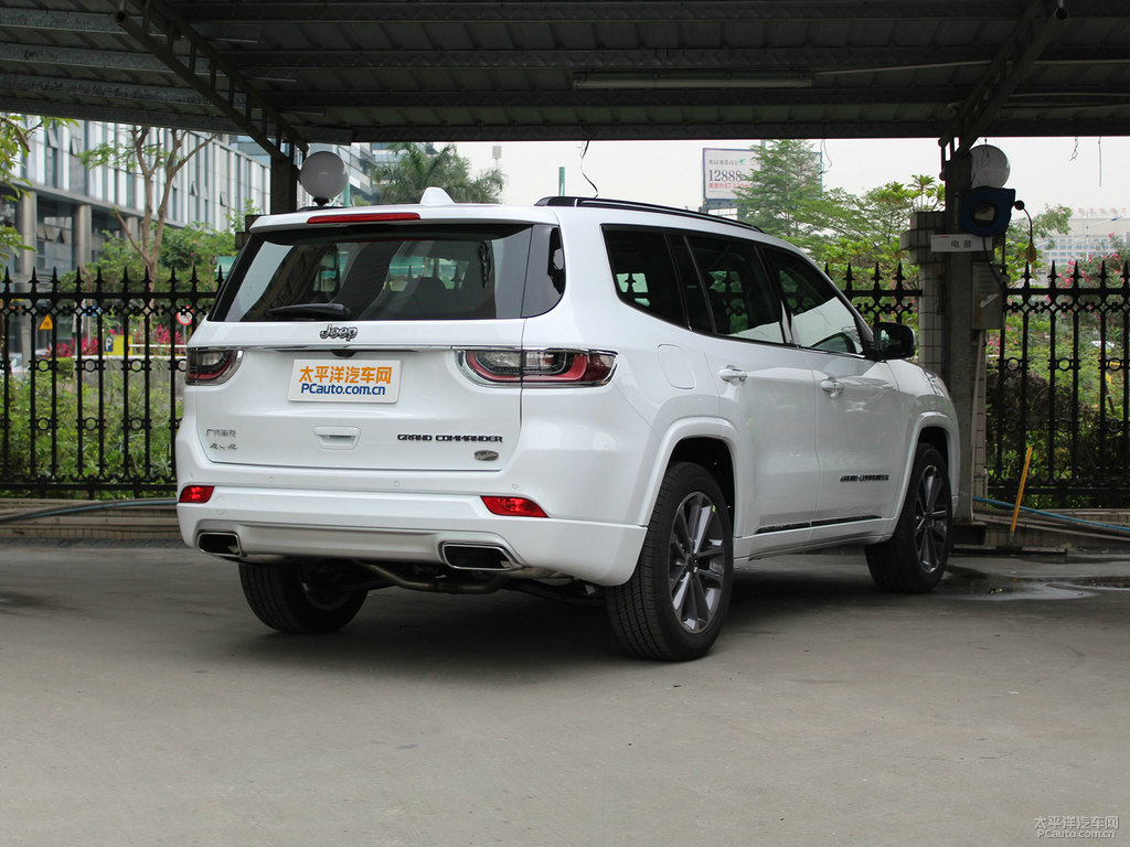 喀納斯白大指揮官整車外觀外觀圖片