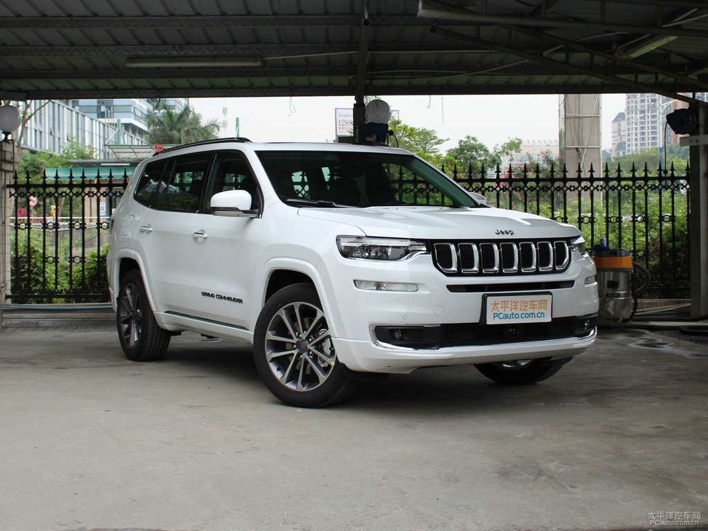 喀納斯白大指揮官整車外觀外觀圖片