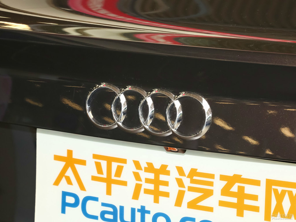 白瓊棕奧迪A3車尾外觀圖片