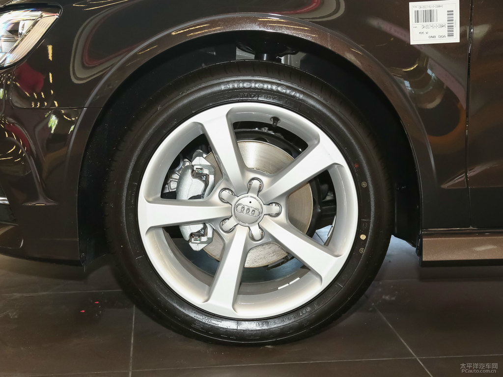 白瓊棕奧迪A3車身外觀圖片