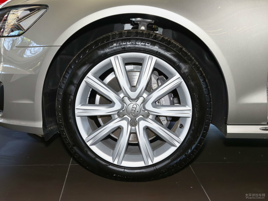 白金色奧迪A6L車身外觀圖片
