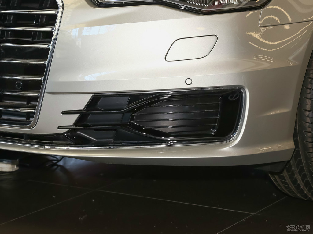 白金色奧迪A6L車頭外觀圖片
