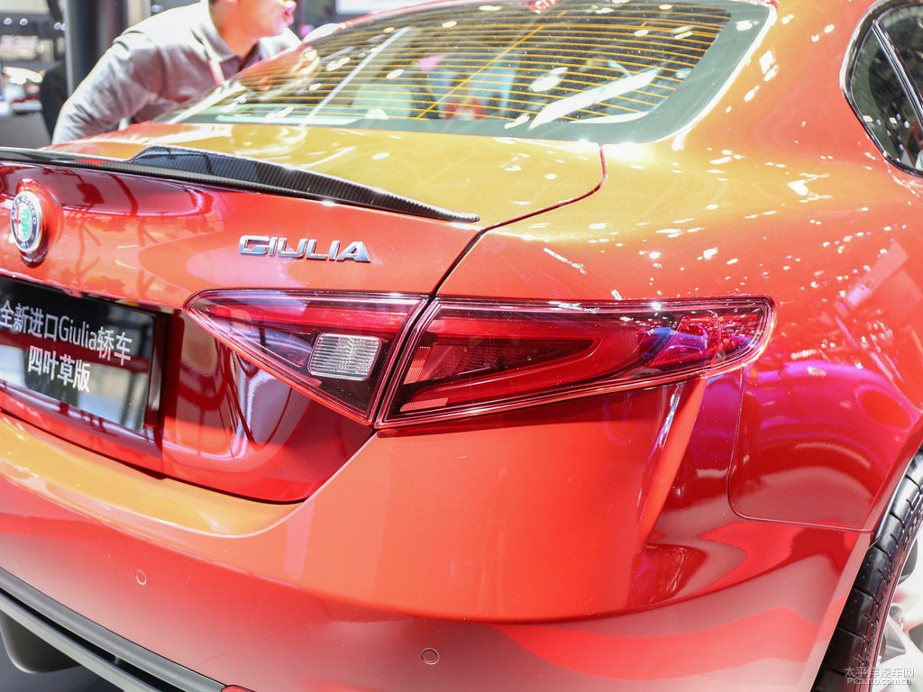 ټtGiulia~^DƬ