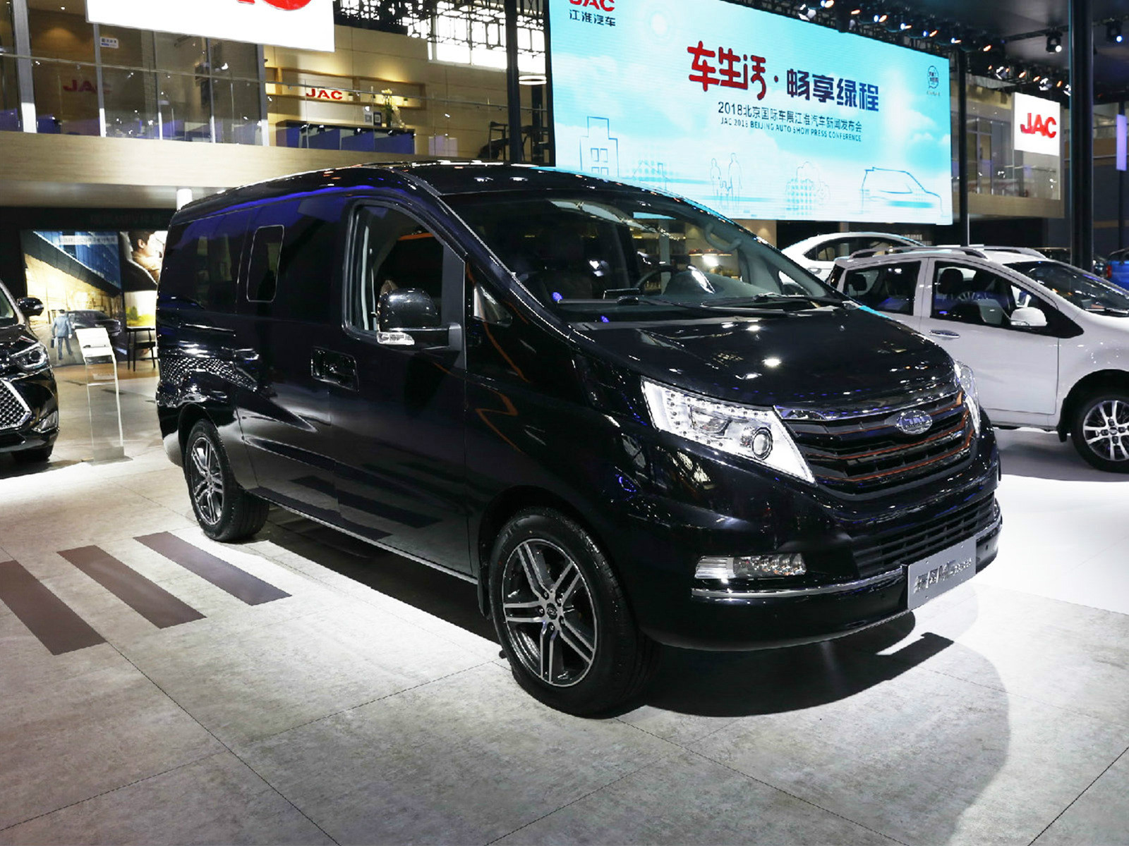 瑞風(fēng)M5車展高清大圖