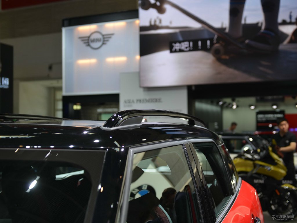 MINI COUNTRYMAN܇β^DƬ