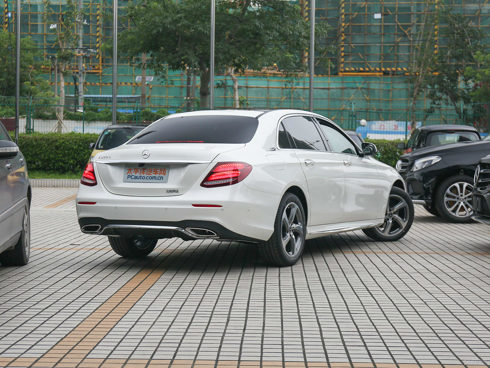 奔馳E級(jí)外觀高清大圖