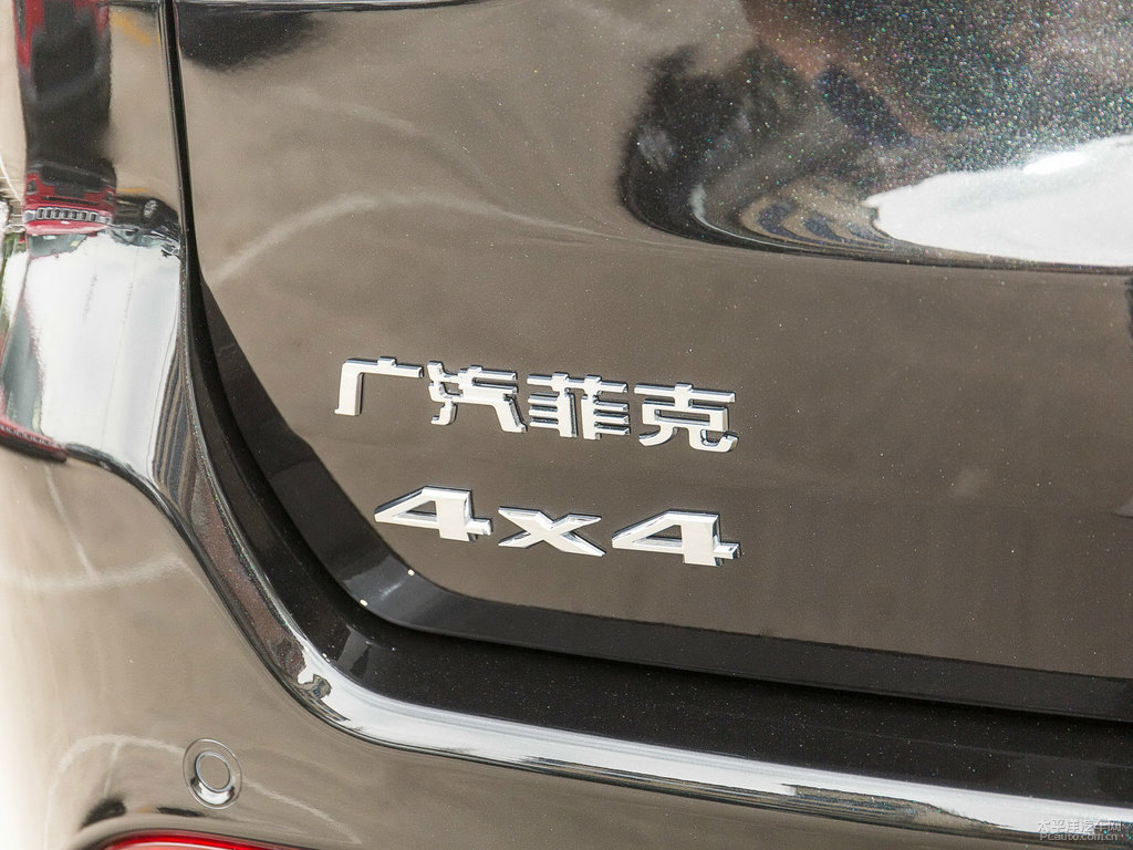 北極黑大指揮官車尾外觀圖片
