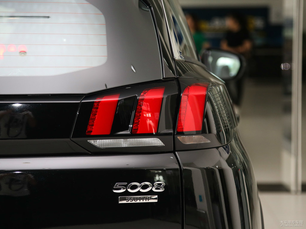 碳晶黑標(biāo)致5008車尾外觀圖片