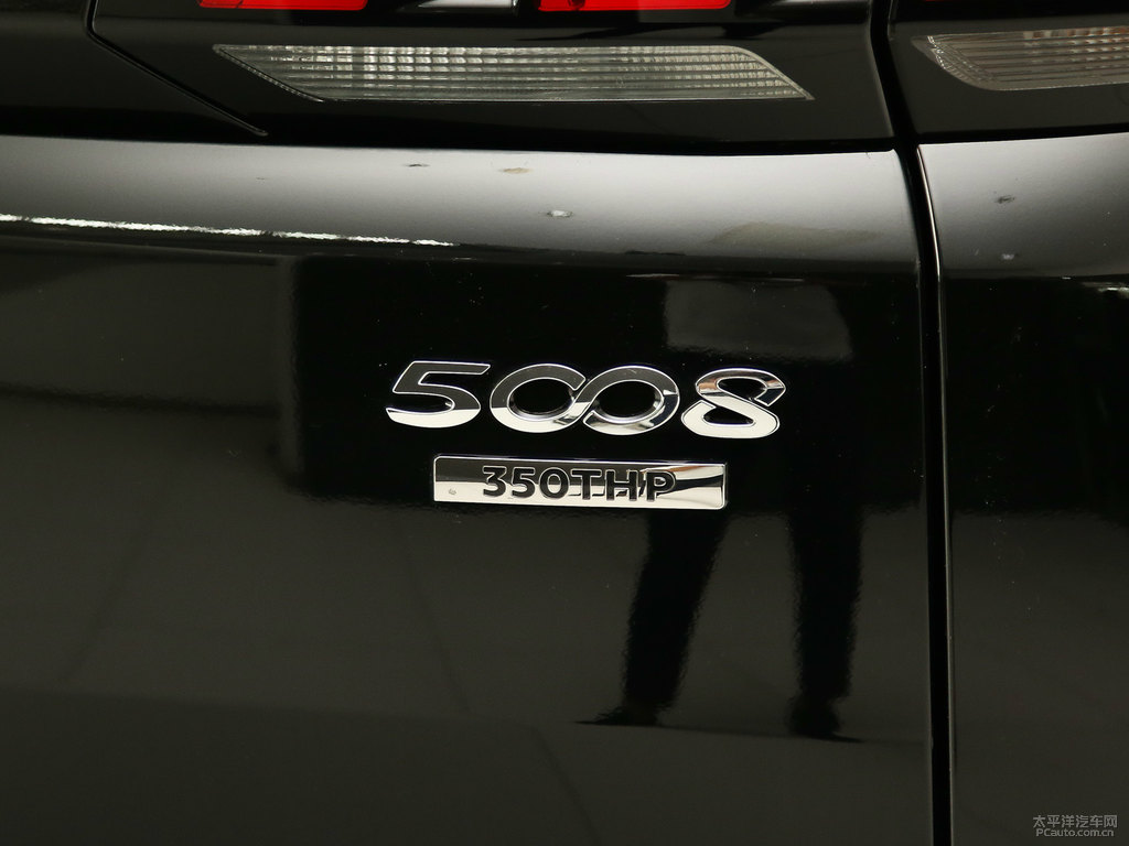 碳晶黑標(biāo)致5008車尾外觀圖片