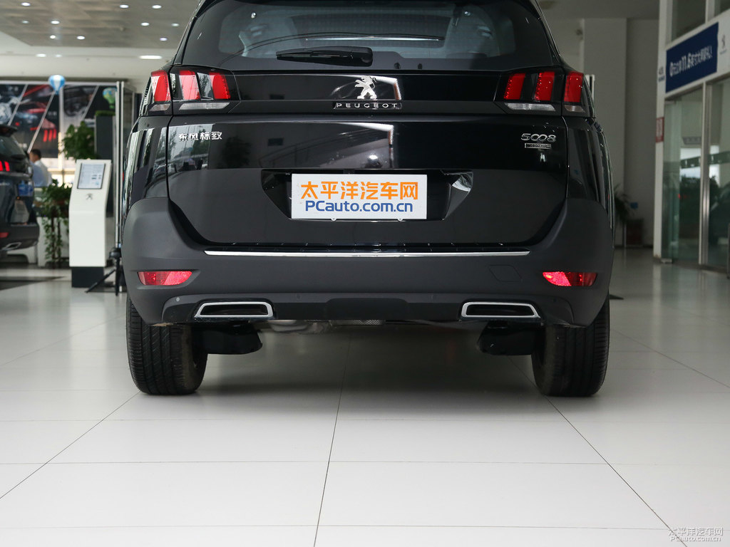 碳晶黑標(biāo)致5008車尾外觀圖片