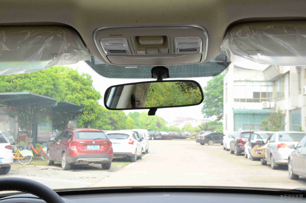 漢玉白博越車廂內(nèi)飾圖片
