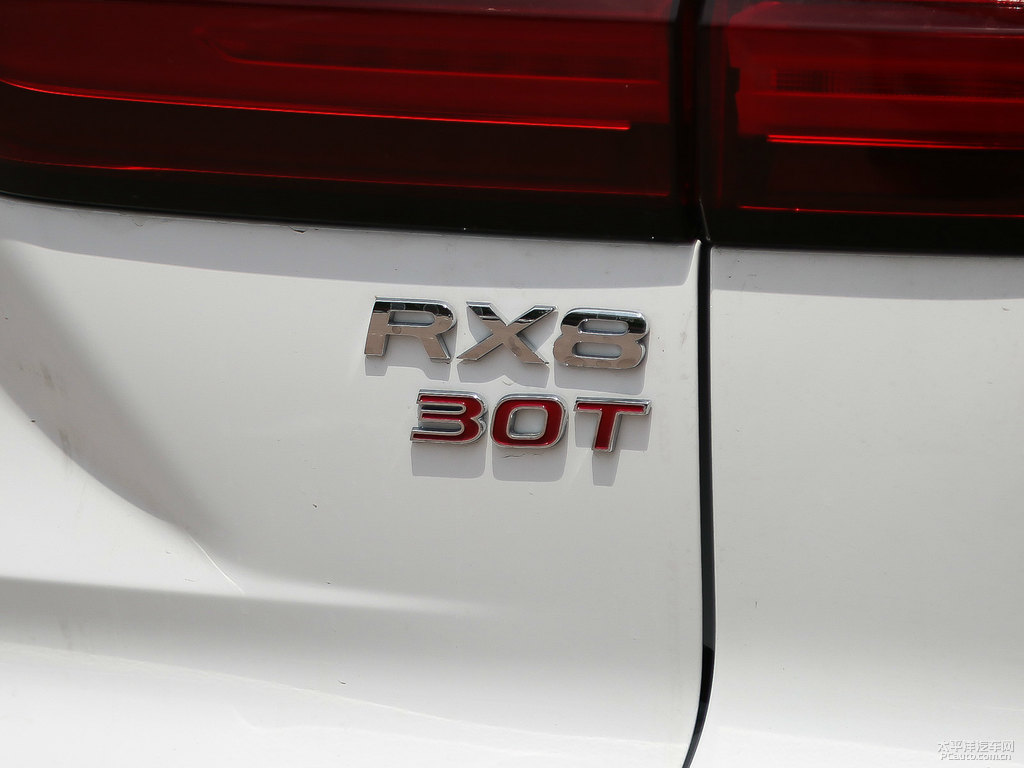 珍珠白榮威RX8車尾外觀圖片