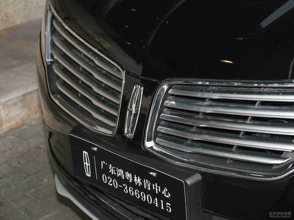 天鵝黑林肯MKC車頭外觀圖片
