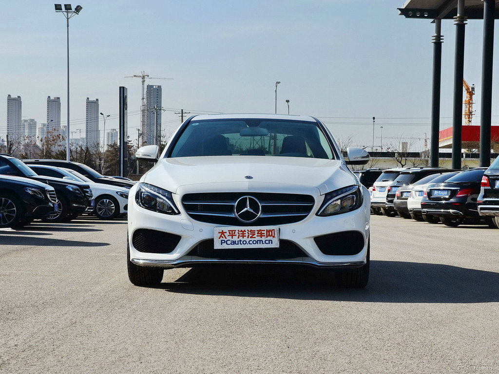 北極白奔馳C級整車外觀外觀圖片