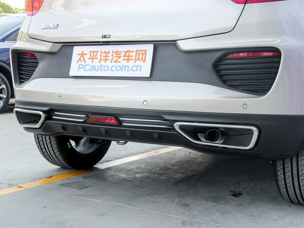 鈦晶灰帝豪GS車(chē)尾外觀圖片
