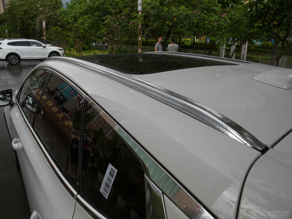 陶瓷白唐車身外觀圖片