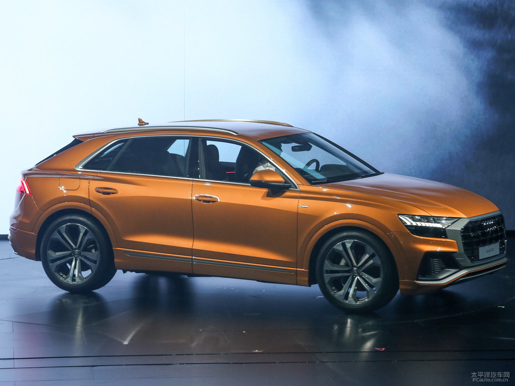 鎏金橙奧迪Q8整車外觀外觀圖片