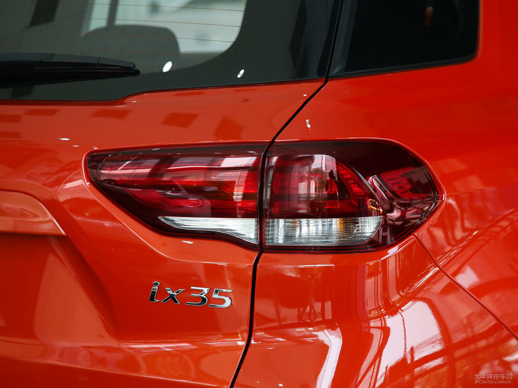魅力橙北京現(xiàn)代ix35車(chē)尾外觀圖片