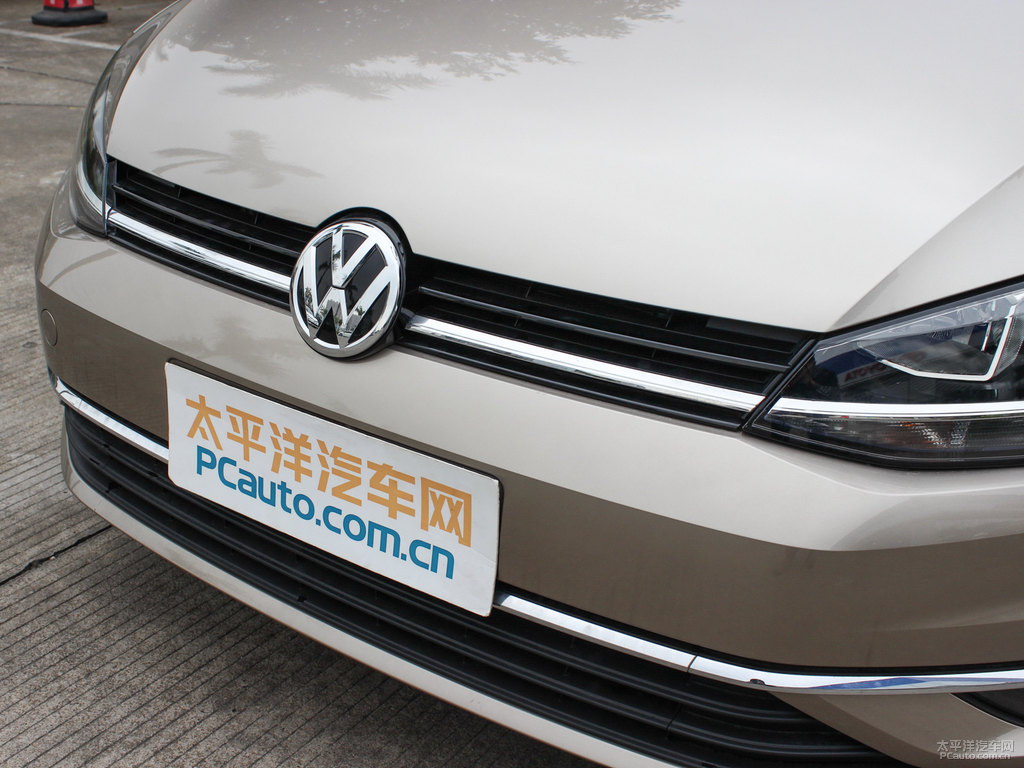 塔希提金高爾夫車頭外觀圖片