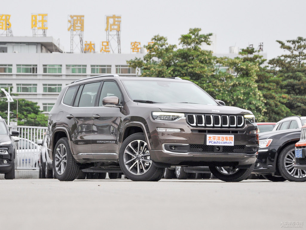 阿布扎比棕大指揮官整車外觀外觀圖片