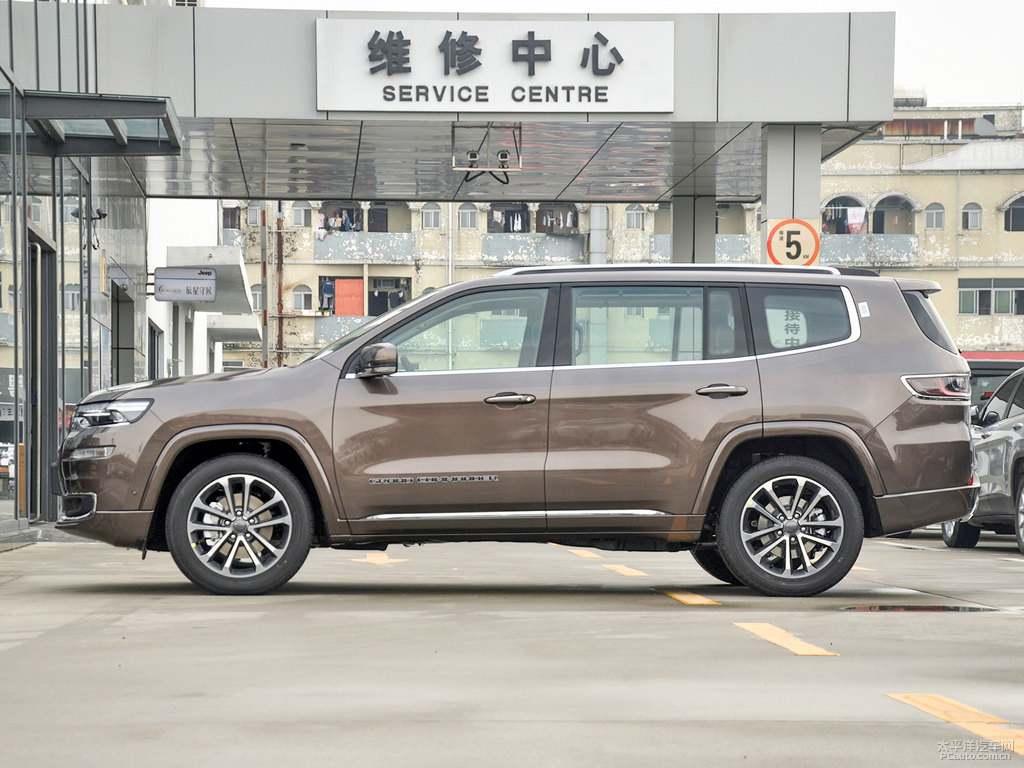 阿布扎比棕大指揮官整車外觀外觀圖片