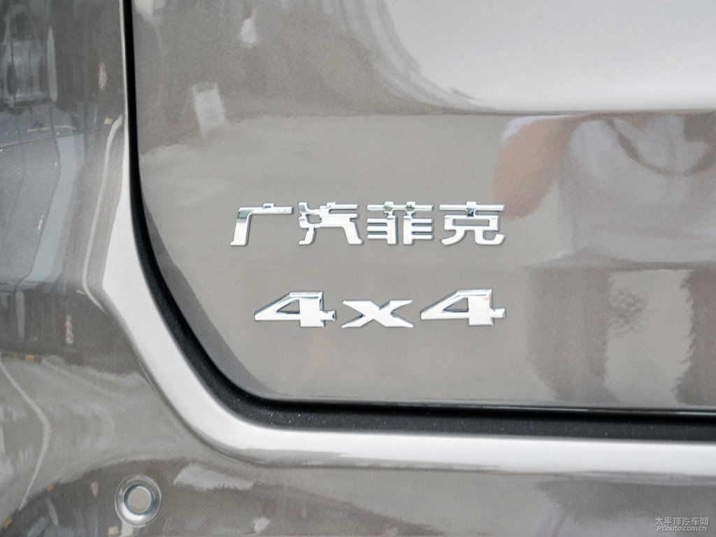 阿布扎比棕大指揮官車(chē)尾外觀(guān)圖片