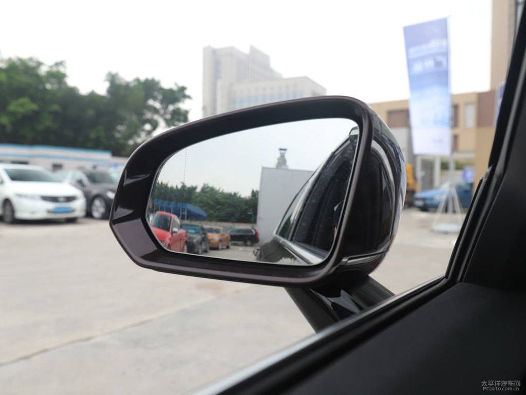 楓木棕沃爾沃S90車身外觀圖片