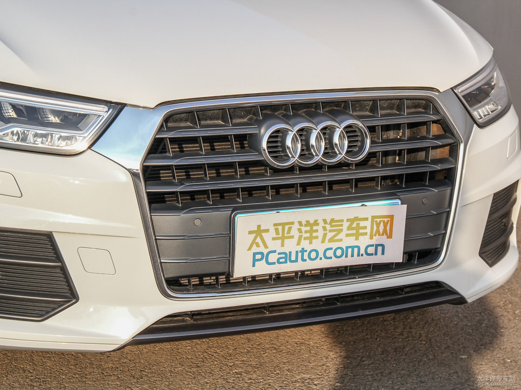 冰川白奧迪Q3車頭外觀圖片