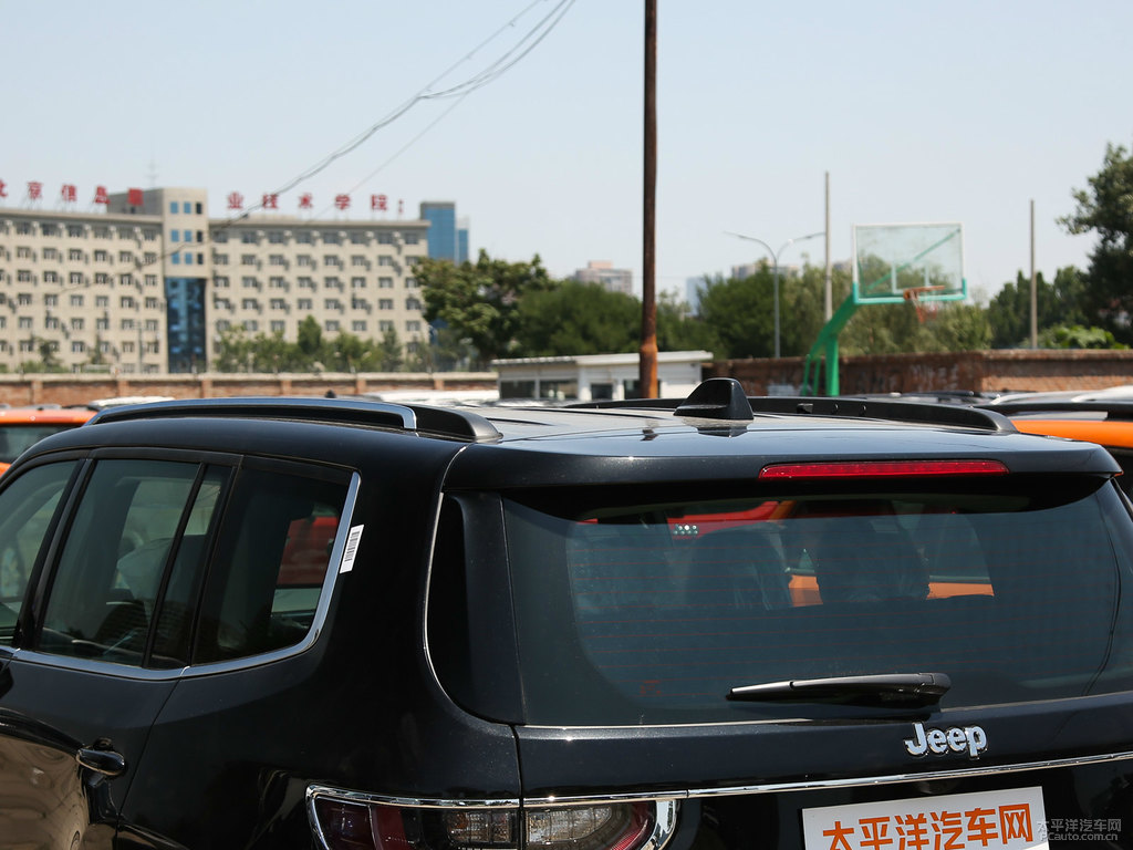 北極黑大指揮官車(chē)身外觀圖片