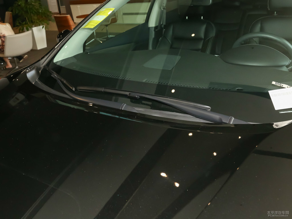 曜石黑樓蘭車身外觀圖片