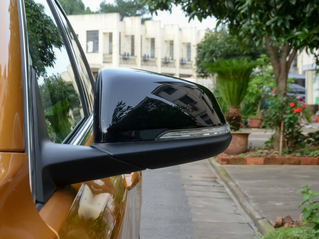 曙光金寶馬1系車身外觀圖片