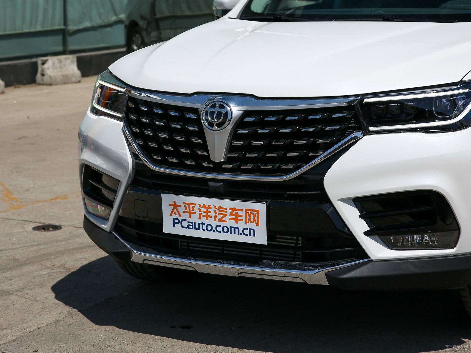 中華V7外觀高清大圖