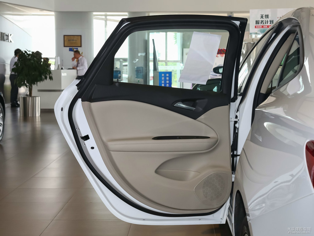 雪域白威朗車廂內(nèi)飾圖片
