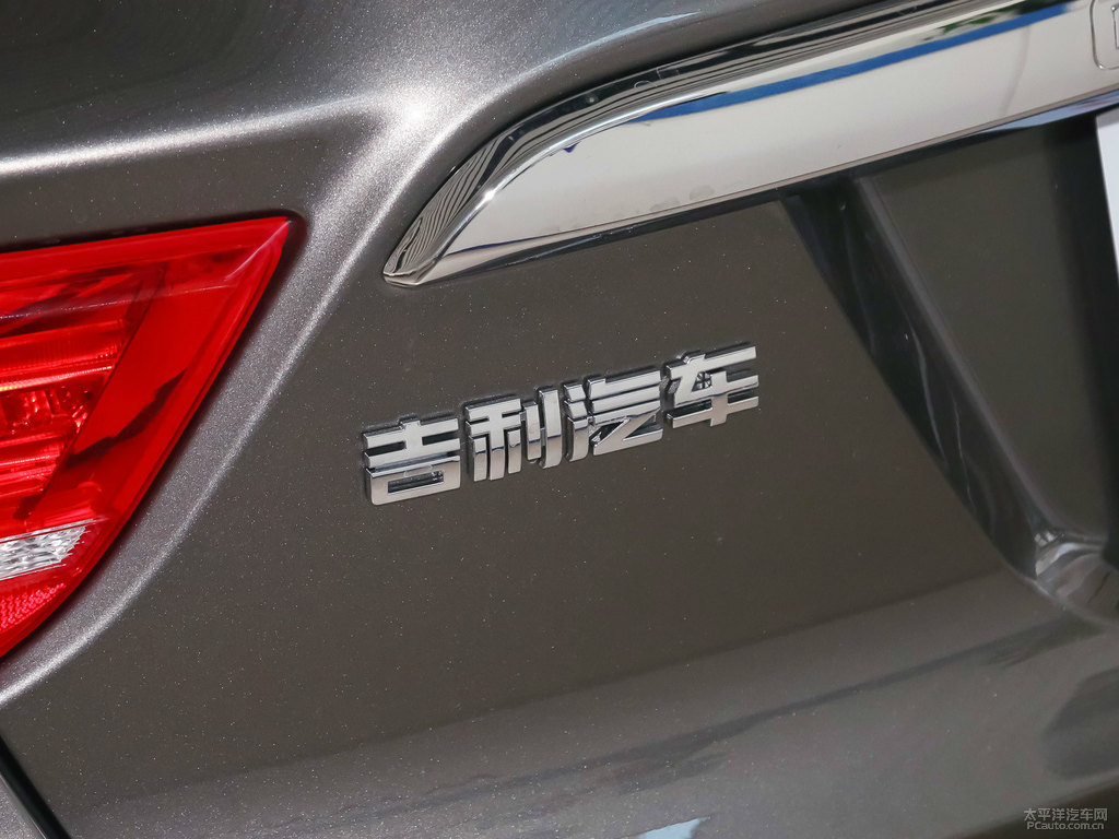 鈦晶灰博瑞車尾外觀圖片