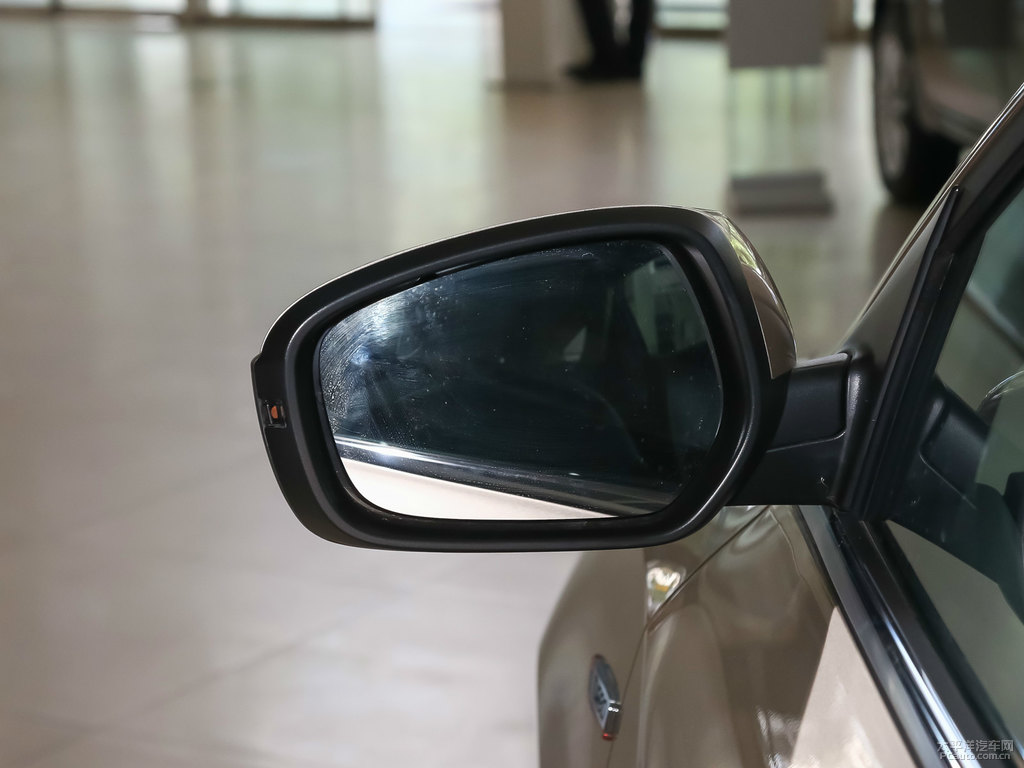 琥珀金帝豪GL車身外觀圖片