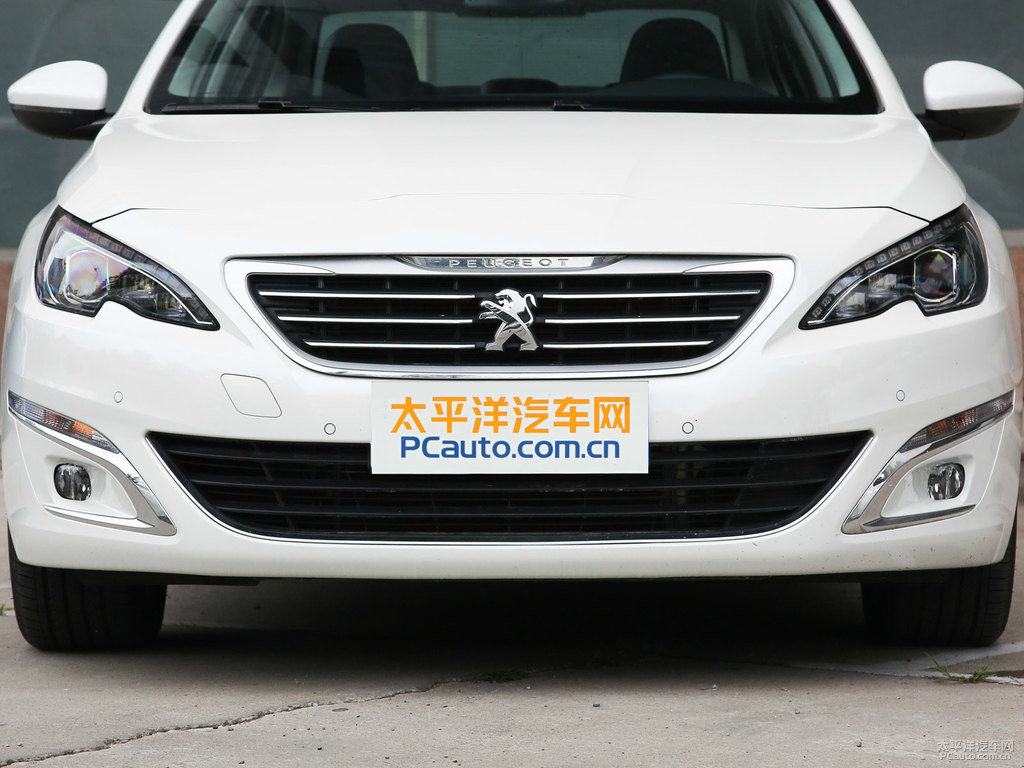 珠光白標(biāo)致408車頭外觀圖片