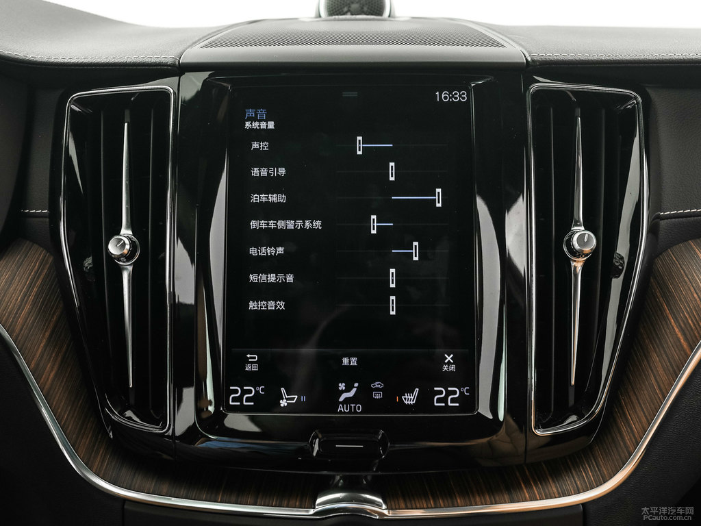 水晶白沃爾沃XC60中控內(nèi)飾圖片
