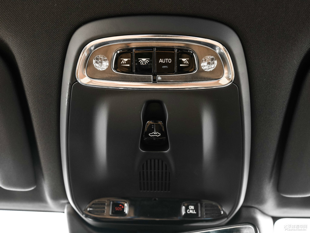水晶白沃爾沃XC60車廂內(nèi)飾圖片