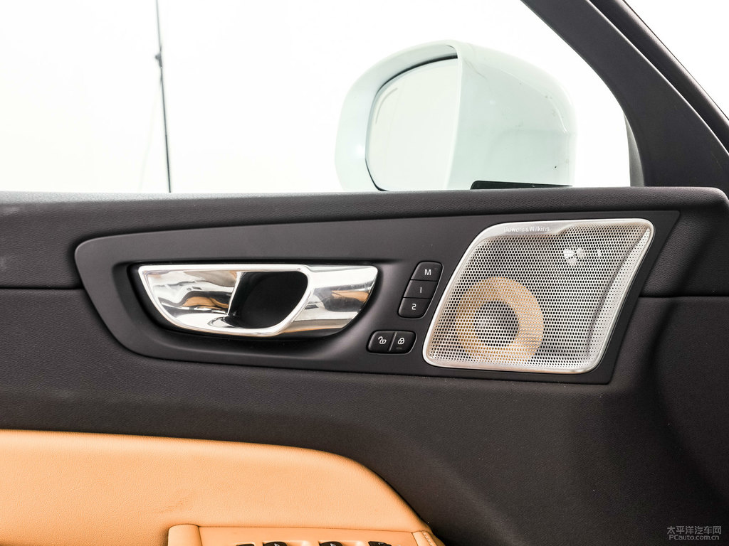 水晶白沃爾沃XC60車廂內(nèi)飾圖片