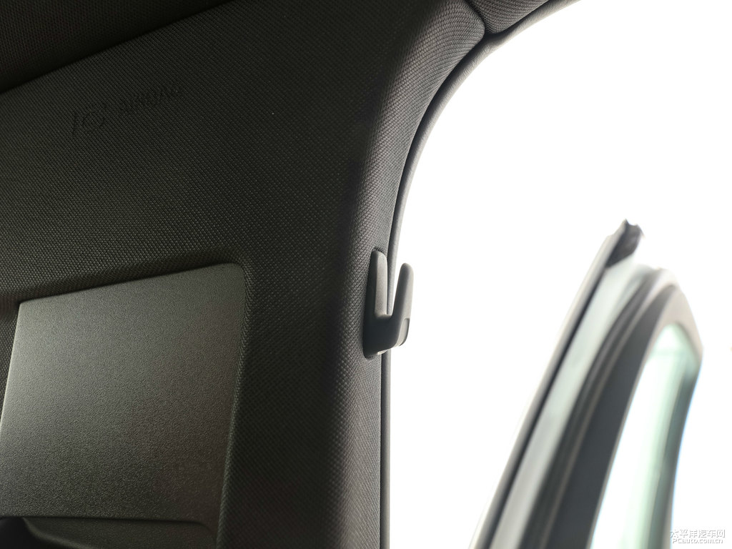 水晶白沃爾沃XC60車廂內(nèi)飾圖片