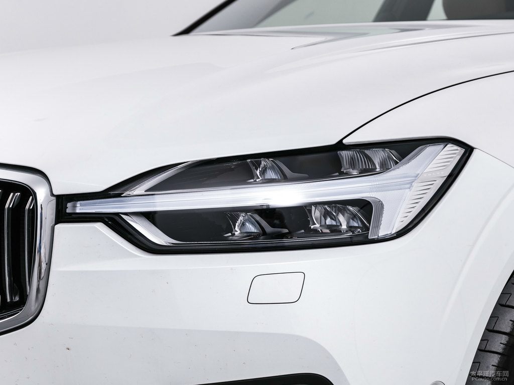水晶白沃爾沃XC60車頭外觀圖片
