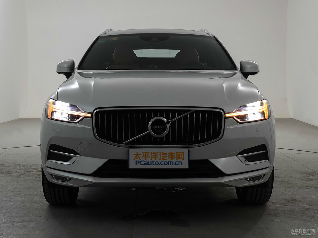 水晶白沃爾沃XC60車頭外觀圖片