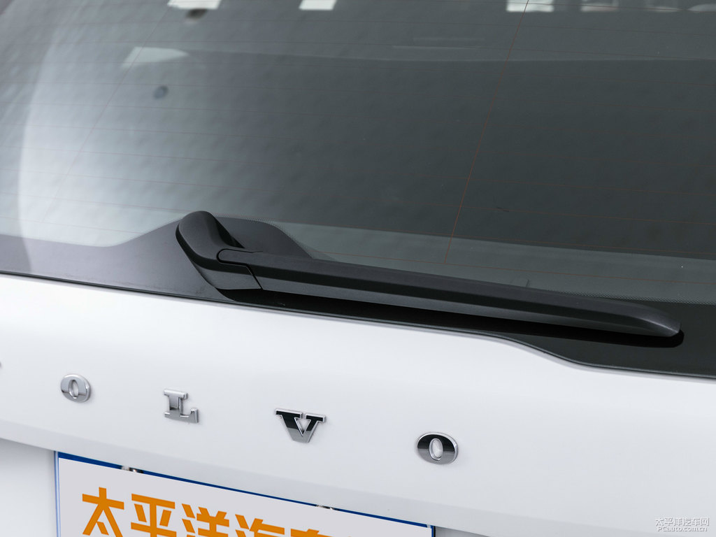 水晶白沃爾沃XC60車尾外觀圖片