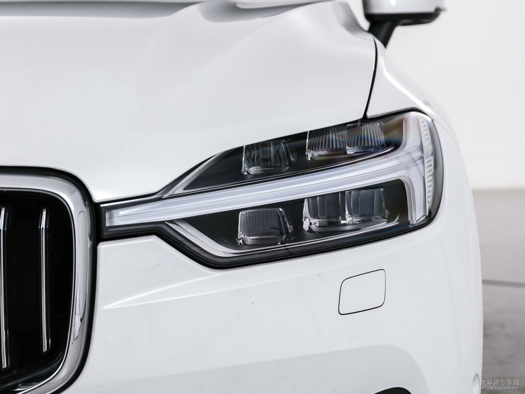 水晶白沃爾沃XC60車(chē)頭外觀圖片